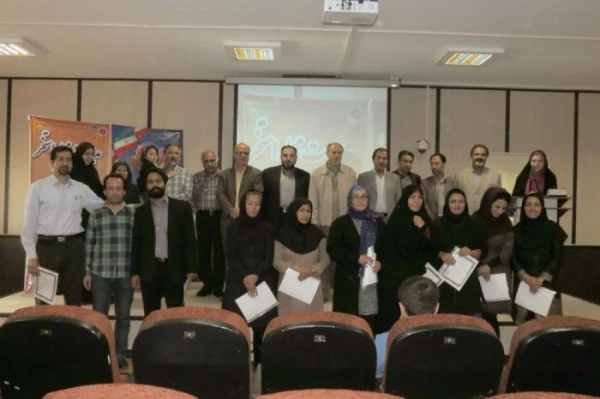 حضور سرپرست ،معاونین ،وهمکاران ودانشجویان در نمایشگاه