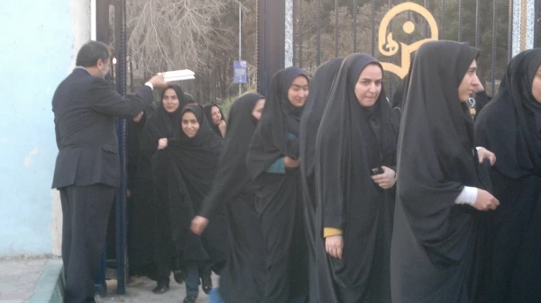 بدرقه دانشجویان پردیس شهید مفتح برای اردوی راهیان نور 3