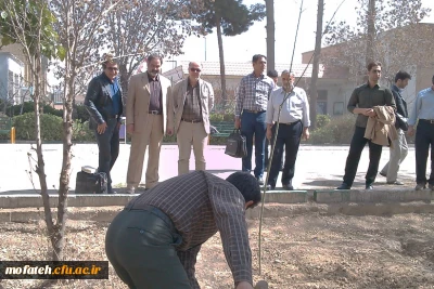 کاشت نهال در پردیس شهید مفتح به مناسبت روز درخت کاری
