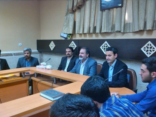 نشست صمیمی مسئولان پردیس شهید مفتح با دانشجویان 5