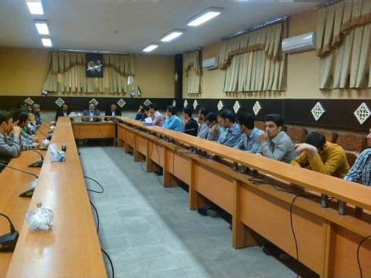 نشست صمیمی مسئولان پردیس شهید مفتح با دانشجویان 7