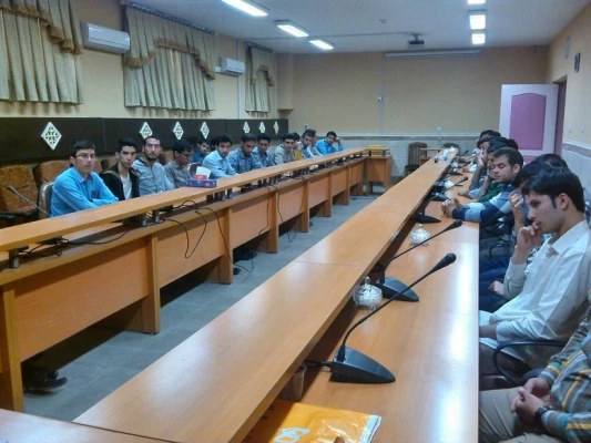 نشست صمیمی مسئولان پردیس شهید مفتح با دانشجویان 8