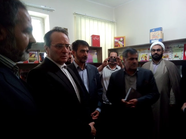 اولین شعبه نمایندگی انتشارات مدرسه دانشگاه فرهنگیان در پردیس شهید مفتح شهرری افتتاح شد.  7