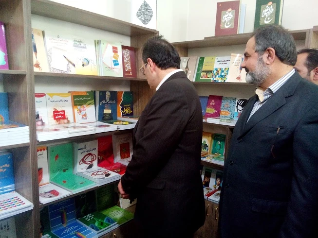 اولین شعبه نمایندگی انتشارات مدرسه دانشگاه فرهنگیان در پردیس شهید مفتح شهرری افتتاح شد.  8