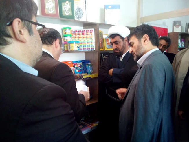 اولین شعبه نمایندگی انتشارات مدرسه دانشگاه فرهنگیان در پردیس شهید مفتح شهرری افتتاح شد.  9