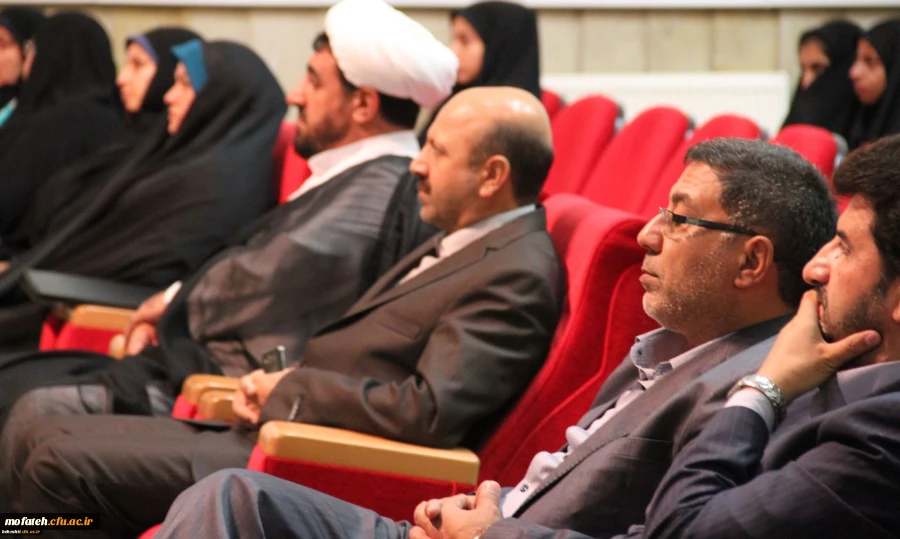 دکتر موسی پور در جمع دانشجو معلمان جدید الورود پردیس ها و مراکز استان تهران تشریح کرد:
کسب ارزش ها و مهارت های معلمی، مهم ترین وظیفه دانشجو معلمان
 2