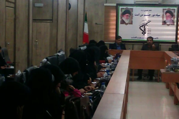 حضور معاون توسعه منابع و امور دانشجویی و کارشناس مسئول پژوهش پردیس شهید مفتح در سپاه پاسداران ناحیه جنوب شرق استان تهران 3