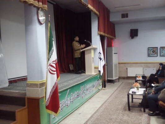 کارگاه آموزشی روش های علاقمندی به مطالعه کتب درسی و غیر درسی 4