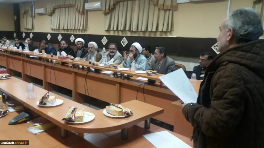 دومین نشست هم اندیشی استادان (درقالب مناظره وگفتگو) به مناسبت هفته وحدت حوزه ودانشگاه با موضوع بررسی  نفوذ فردی وجریانی در حوزه ودانشگاه برگزار گردید. 2