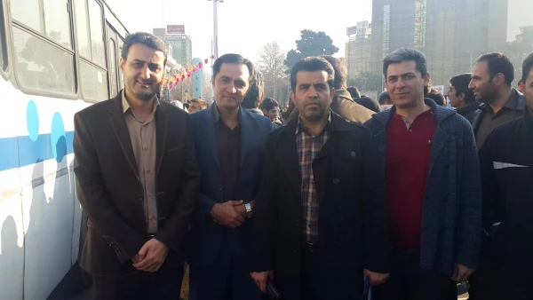 دانشجویان، استادان و کارکنان پردیس شهرری همگام با مردم ری در استقبال رئیس جمهور تدبیر امید 7