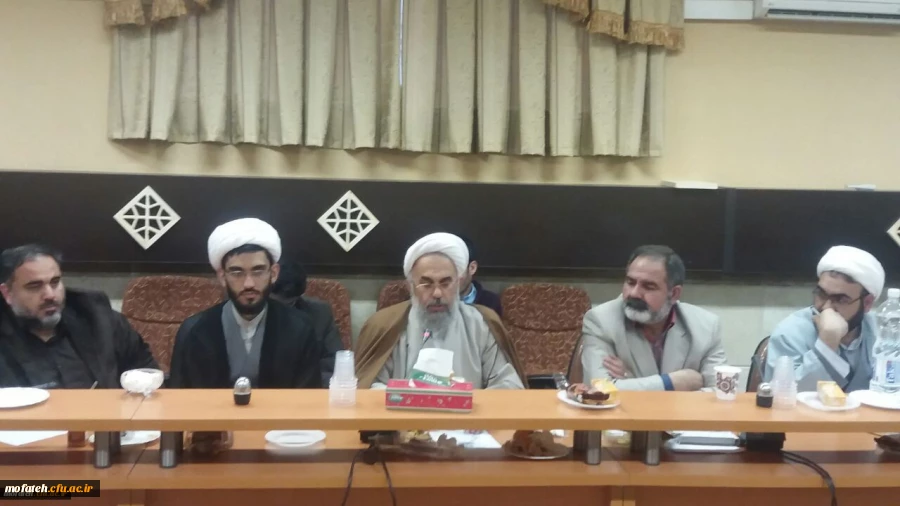 دومین نشست هم اندیشی استادان (درقالب مناظره وگفتگو) به مناسبت هفته وحدت حوزه ودانشگاه با موضوع بررسی نفوذ فردی و جریانی در حوزه ودانشگاه برگزار گردید. استادان  2