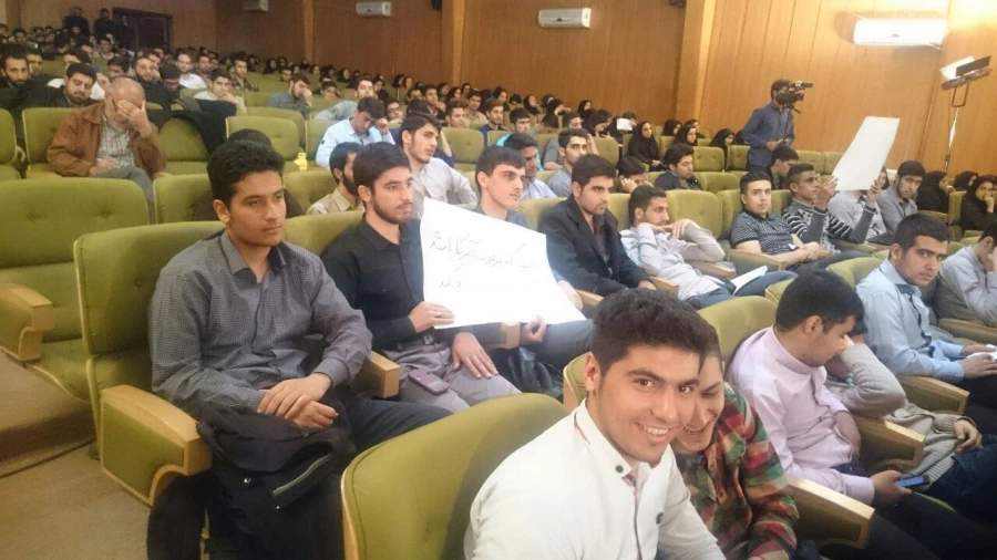 حضور دانشجو معلمان در جمع بصیرت افزایی دانشجویان در مرکز 13 آبان 2