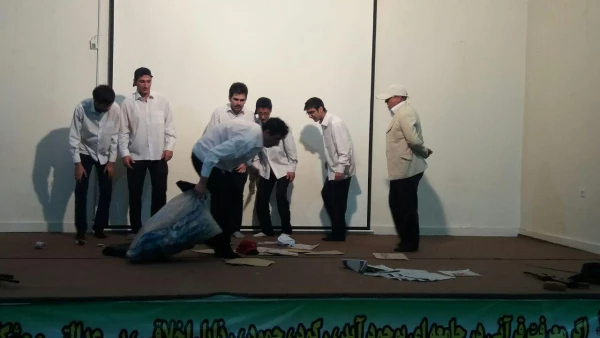 بازدید سرپرست پردیس از فعالیت های فرهنگی  هنری دانشجومعلمان 4