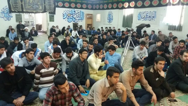 کرسی آزاد اندیشی " جنگ نرم و موج بیداری اسلامی " در نماز خانه  بقیه الله الاعظم (عج) پردیس برگزار شد. 2