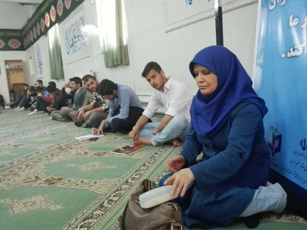 کرسی آزاد اندیشی " جنگ نرم و موج بیداری اسلامی " در نماز خانه  بقیه الله الاعظم (عج) پردیس برگزار شد. 2