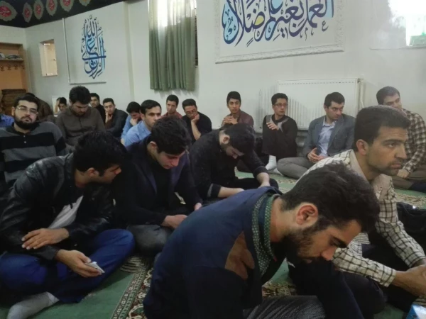 کرسی آزاد اندیشی " جنگ نرم و موج بیداری اسلامی " در نماز خانه  بقیه الله الاعظم (عج) پردیس برگزار شد. 2