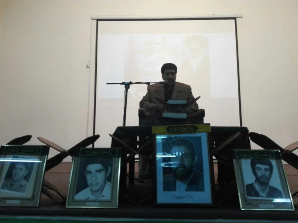 کرسی آزاد اندیشی " جنگ نرم و موج بیداری اسلامی " در نماز خانه  بقیه الله الاعظم (عج) پردیس برگزار شد. 2