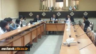 نشست صمیمی نمایندگان فرهنگی کلاس ها و رشته های تحصیلی با مسئولان پردیس