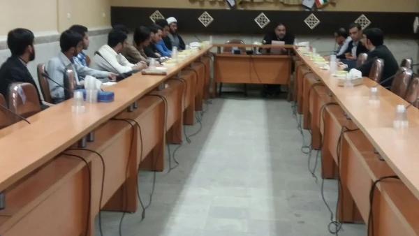 دومین جلسه نمایندگان فرهنگی کلاس ها و رشته ها در سالن شهید رجایی پردیس برگزار شد. 3