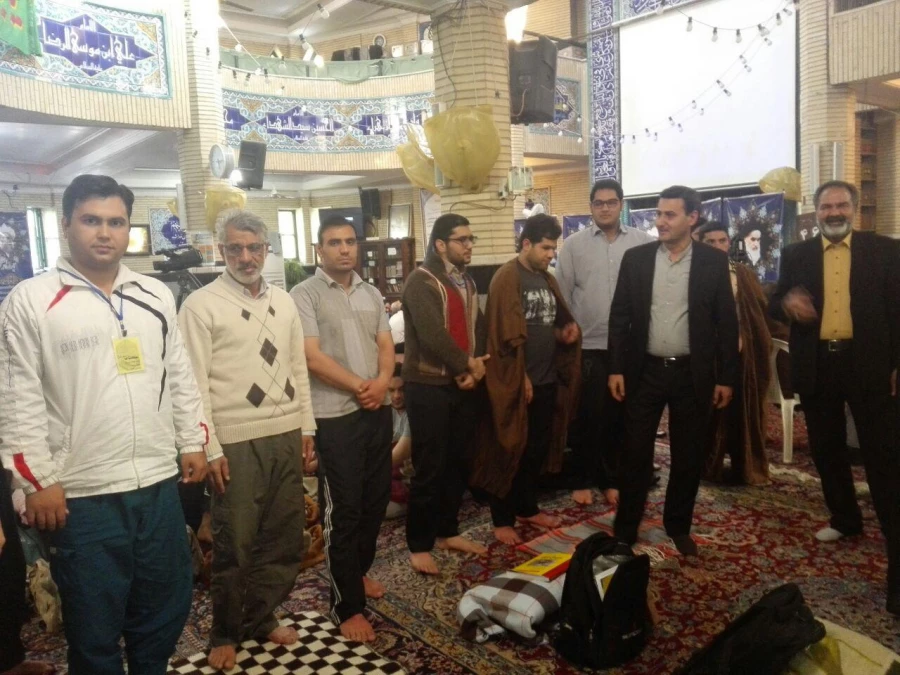 روز دوم مراسم اعتکاف دانشجومعلمان پردیس با دیدار مسئولان همراه بود. 4