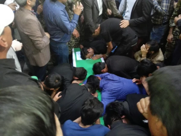 شرکت دانشجو معلمان پردیس در مراسم تشییع پیکر پاک دوتن از شهدای 5