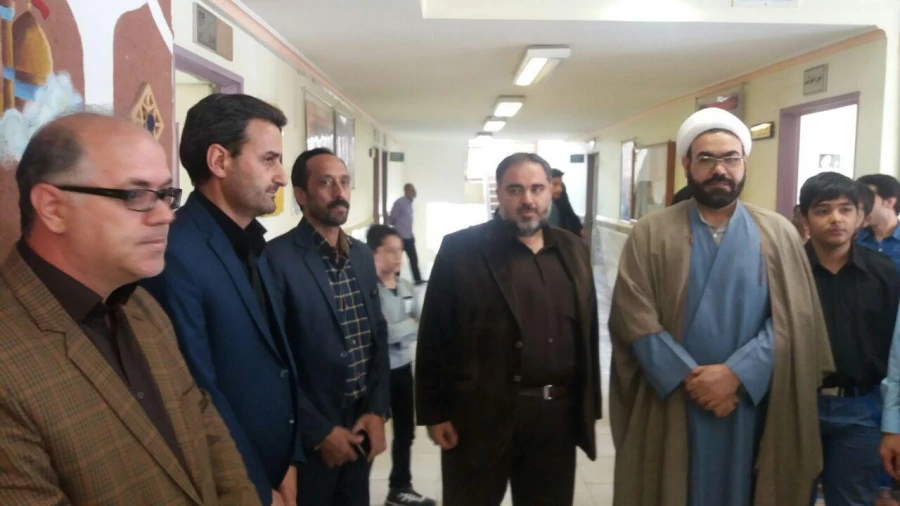 رونمایی از سمبل های  تجلیل از مقام استادان پردیس  3