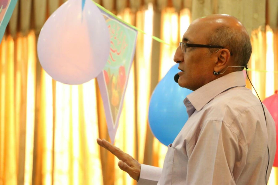 گروه راهنمایی ومشاوره همایش (هدف) را برگزار کرد. 2