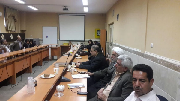 جلسه شورای استادان پردیس شهید مفتح برگزار شد. 4