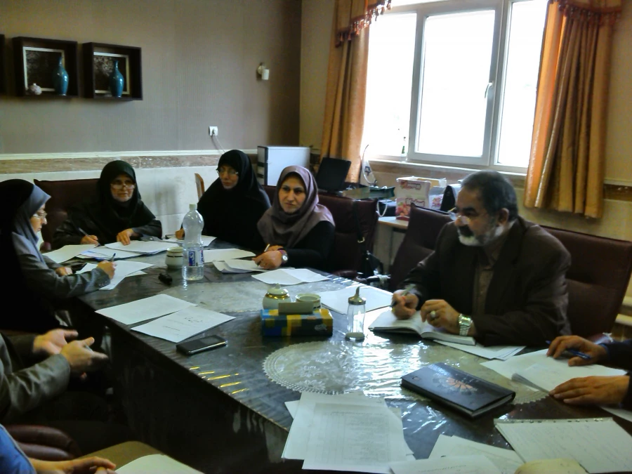 جلسه هماهنگی استادان گروه کاروزی تشکیل شد. 3