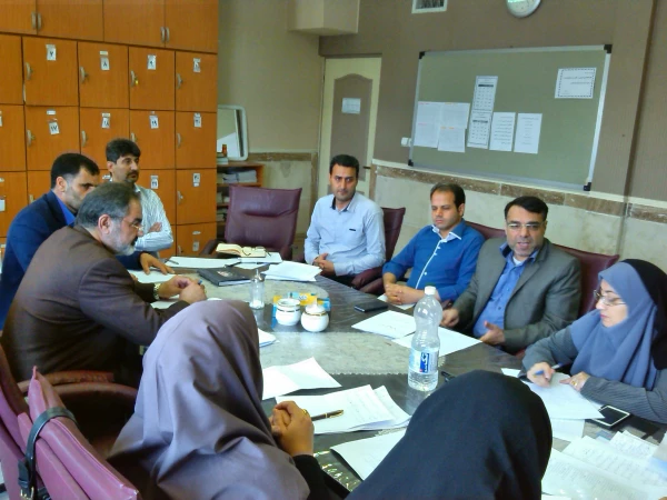 جلسه هماهنگی استادان گروه کاروزی تشکیل شد. 4
