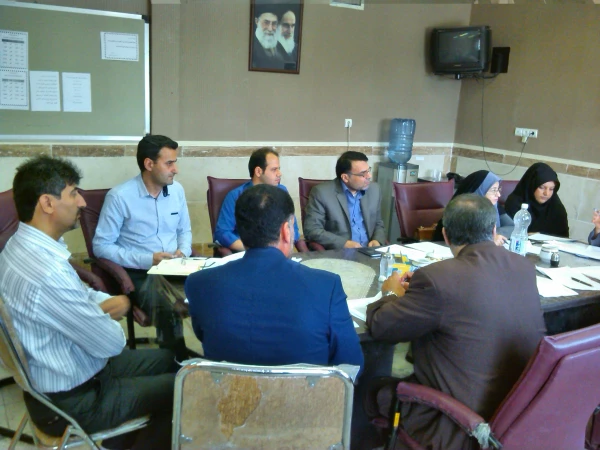 جلسه هماهنگی استادان گروه کاروزی تشکیل شد. 5