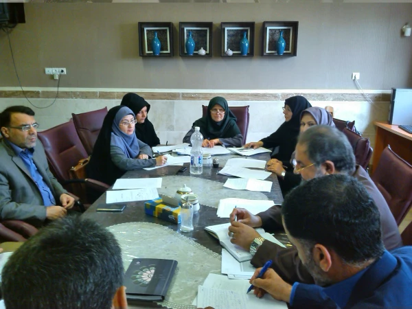 جلسه هماهنگی استادان گروه کاروزی تشکیل شد. 7