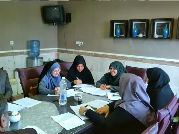 جلسه هماهنگی استادان گروه کاروزی تشکیل شد. 8