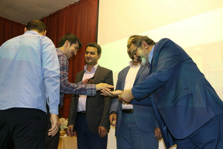 نخستین دوره فرهنگی ارتقای نقش تربیتی و اجتماعی معلم،به کار خود پایان داد. 11