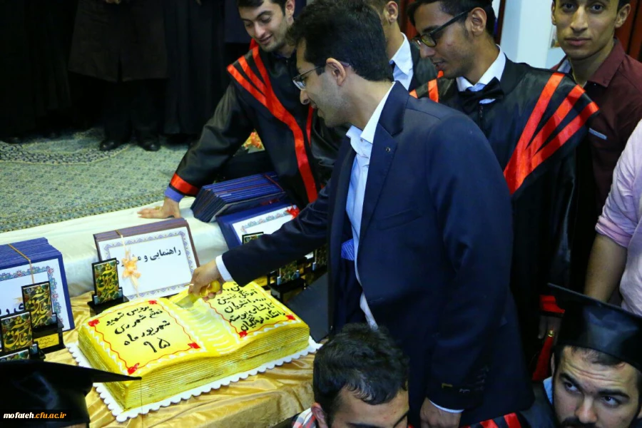 جشن دانش آموختگی نخستین دوره دانشجویان کارشناسی پیوسته پردیس به روایت تصویر 14