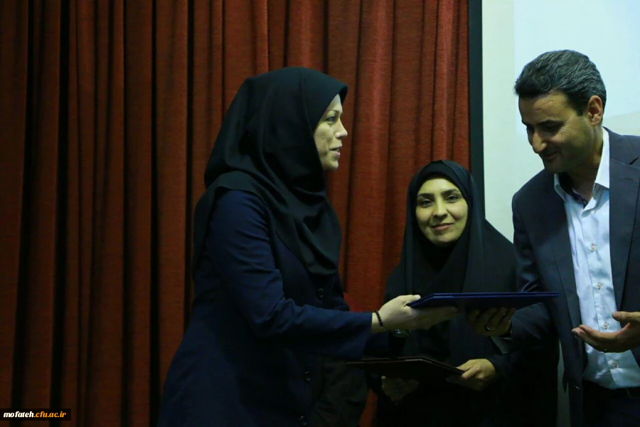 جشن دانش آموختگی نخستین دوره دانشجویان کارشناسی پیوسته پردیس به روایت تصویر 25