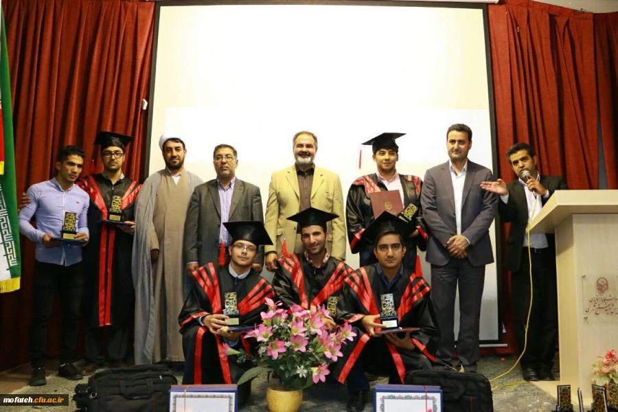 جشن دانش آموختگی نخستین دوره دانشجویان کارشناسی پیوسته پردیس به روایت تصویر 43