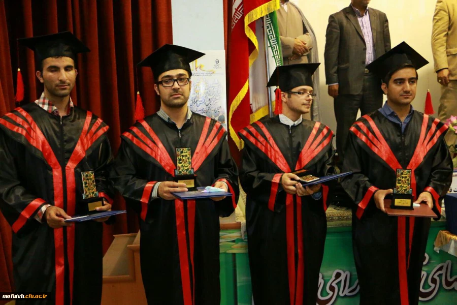 جشن دانش آموختگی نخستین دوره دانشجویان کارشناسی پیوسته پردیس به روایت تصویر 50