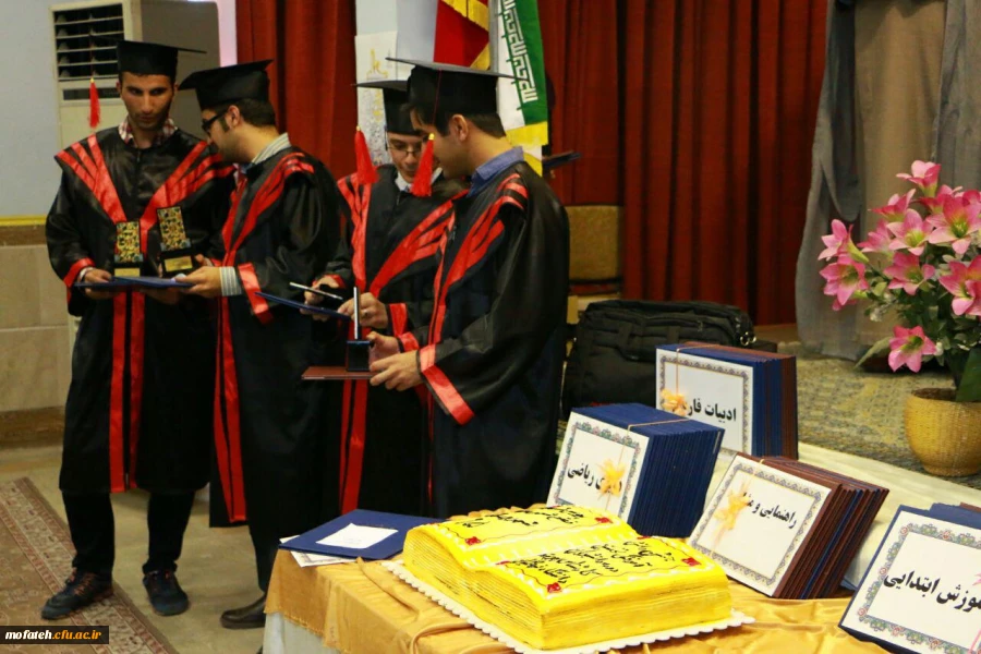 جشن دانش آموختگی نخستین دوره دانشجویان کارشناسی پیوسته پردیس به روایت تصویر 52