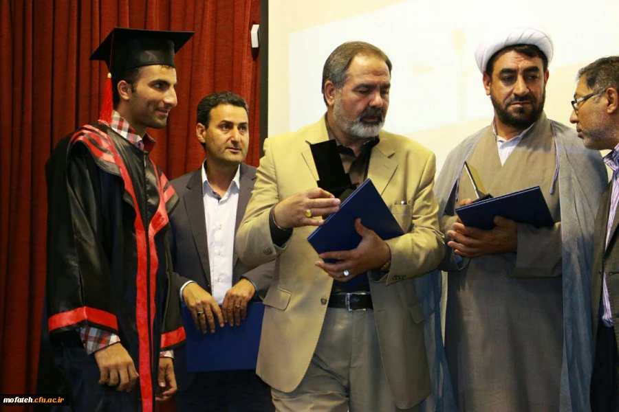 جشن دانش آموختگی نخستین دوره دانشجویان کارشناسی پیوسته پردیس به روایت تصویر 54