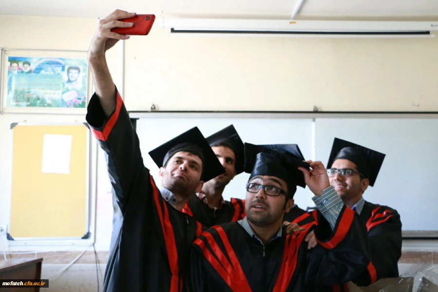 جشن دانش آموختگی نخستین دوره دانشجویان کارشناسی پیوسته پردیس به روایت تصویر 56