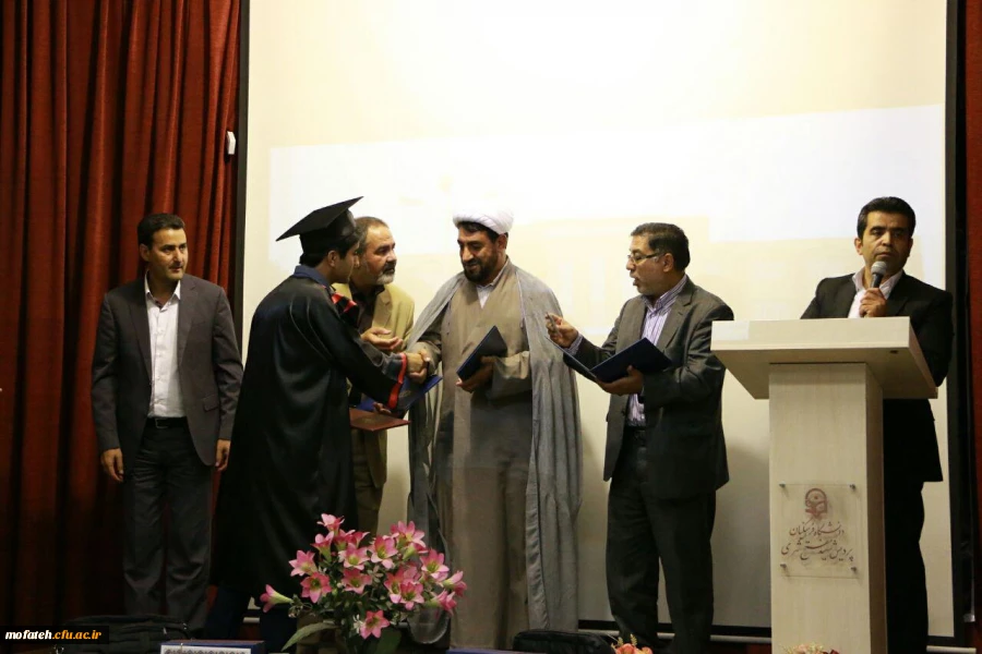 جشن دانش آموختگی نخستین دوره دانشجویان کارشناسی پیوسته پردیس به روایت تصویر 57