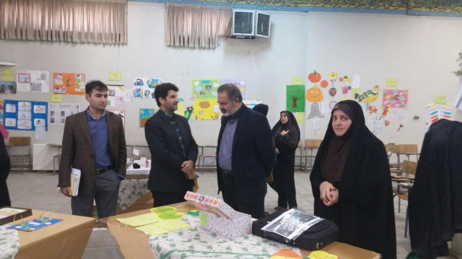 نمایشگاه دست ساخت های آموزشی