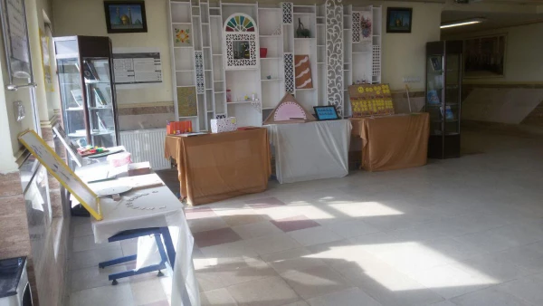 نمایشگاه دست سازه های داشجویان علوم تربیتی با شعار"اختلال یادگیری ، مانعی قابل عبور"