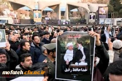 مرید در کنار مراد آرام گرفت