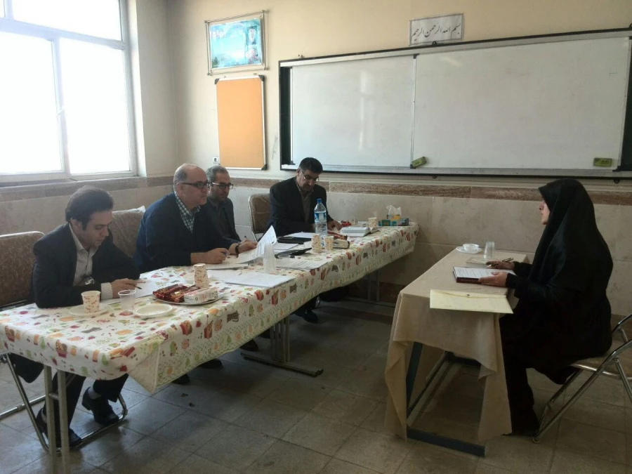 پذیرش و مصاحبه داوطلبان استخدام پیمانی