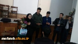 تقدیر دانشجویان از یکی از نیروهای خدوم پردیس