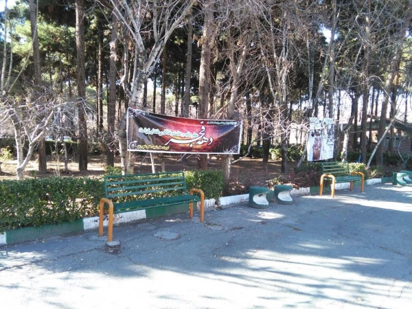 آماده سازی پردیس و آذین بندی به مناسبت دهه مبارک فجر