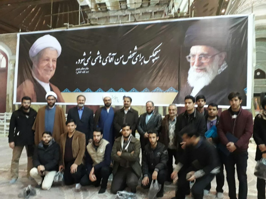 حضور در مرقد مطهر امام خمینی