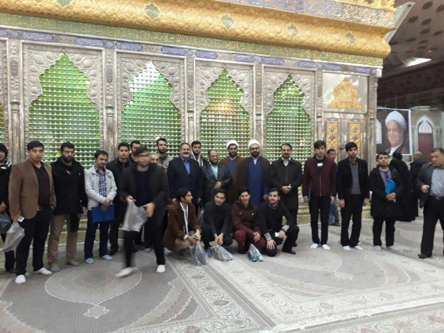 حضور در مرقد مطهر امام خمینی